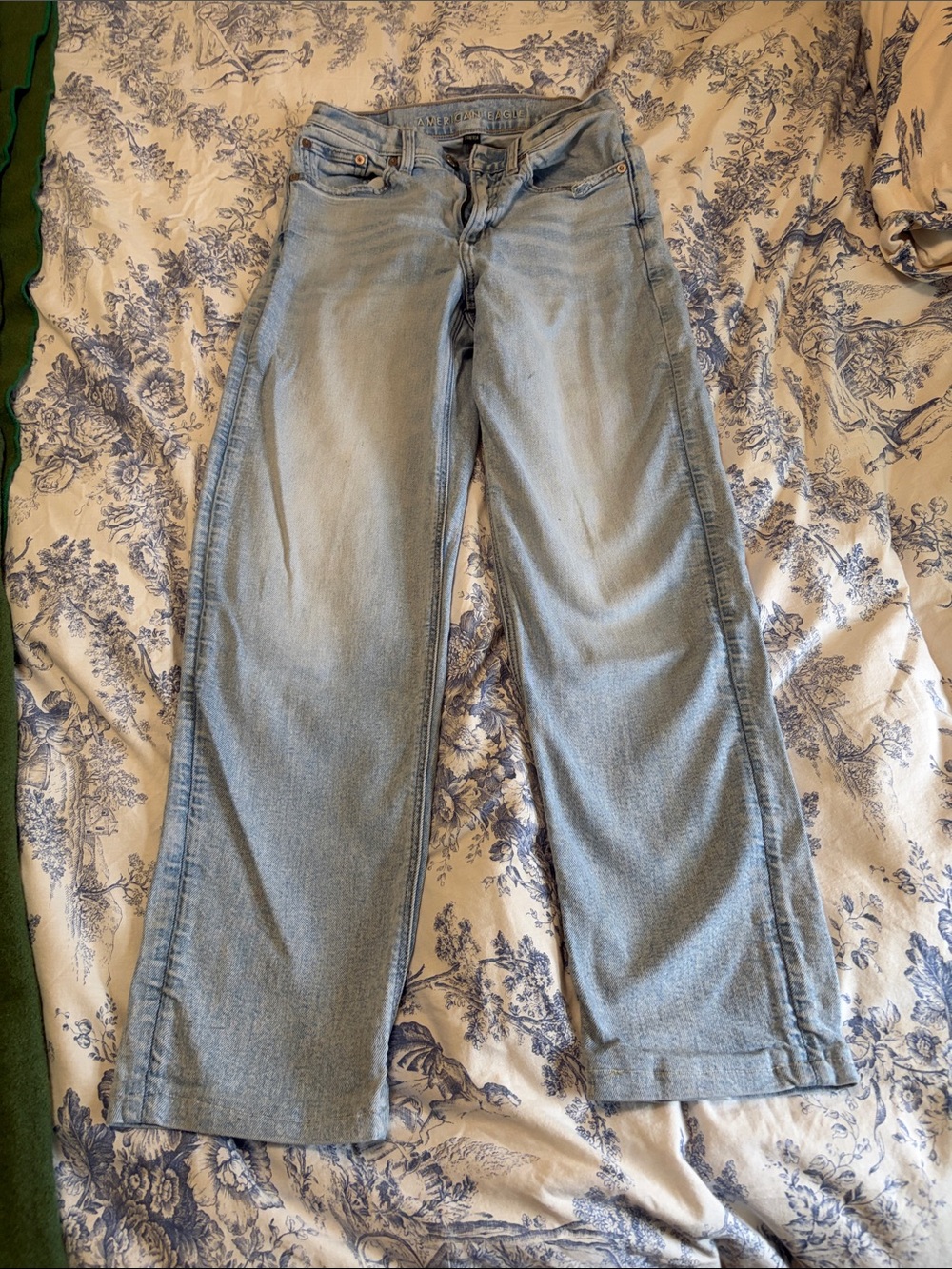 American Eagle Highest Rise 90s Boyfriend Jeans